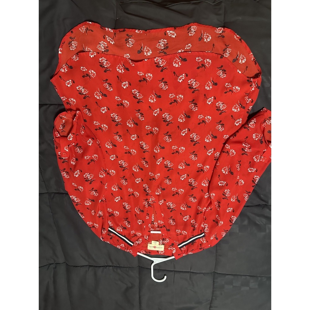 Wishful park Top Size lg Red Floral